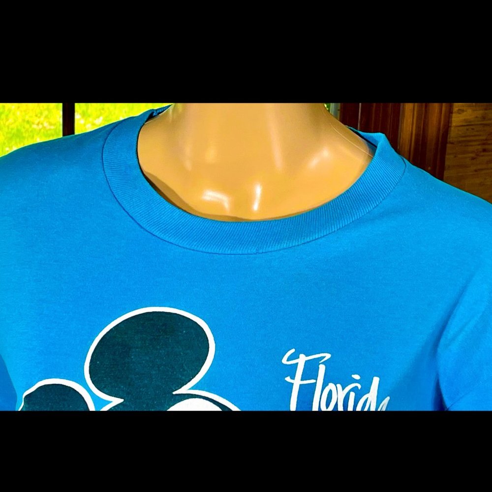 ▪️VTG▪️WALT DISNEY▪️1980's Turquoise Blue Mickey Mouse Florida Graphic T-Shirt - Picture 3 of 10